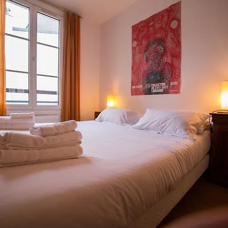 Tholoze Apartment Paris